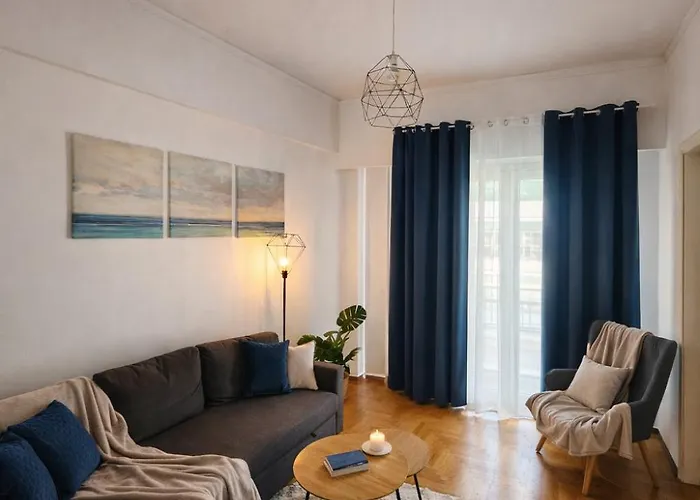Elegant Apartment Near Acropolis Walk To Plaka & Metro