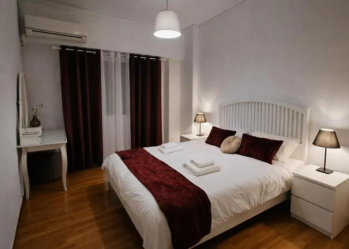 Elegant Apartment Near Acropolis Walk To Plaka & Metro
